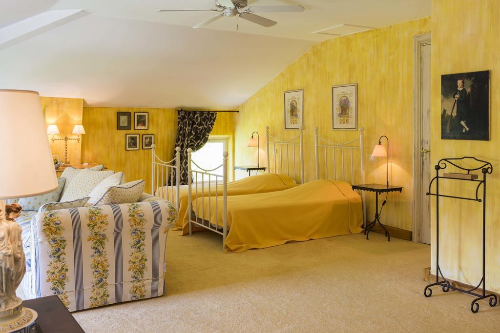 Chateau Talaud Bed & Breakfast Loriol-du-Comtat Room photo