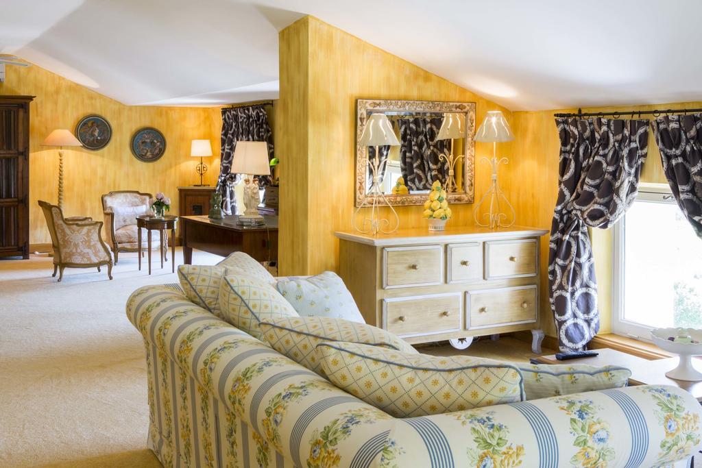 Chateau Talaud Bed & Breakfast Loriol-du-Comtat Room photo
