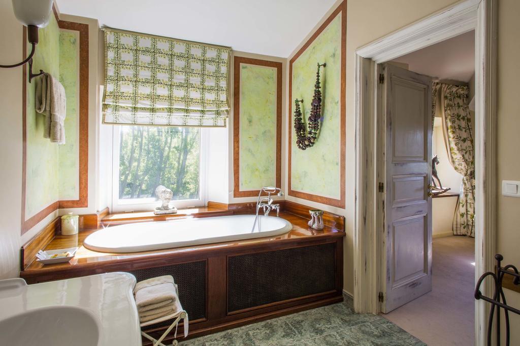 Chateau Talaud Bed & Breakfast Loriol-du-Comtat Room photo