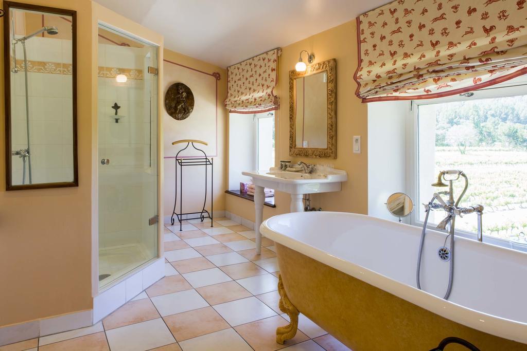 Chateau Talaud Bed & Breakfast Loriol-du-Comtat Room photo