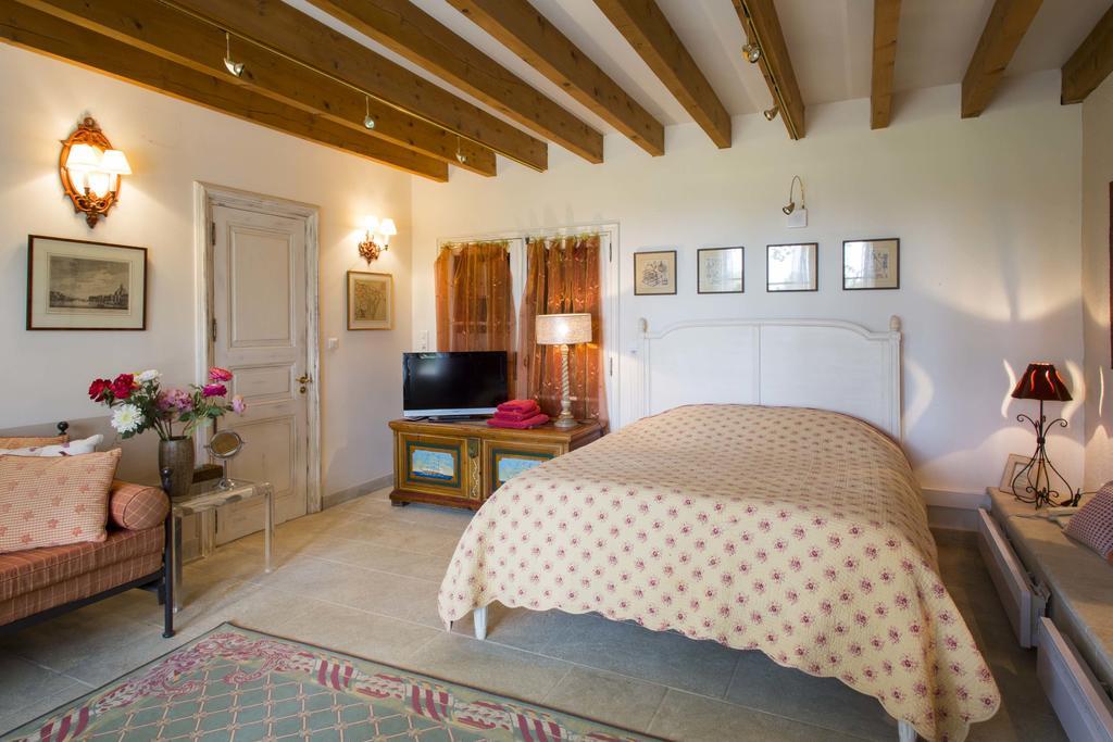 Chateau Talaud Bed & Breakfast Loriol-du-Comtat Exterior photo